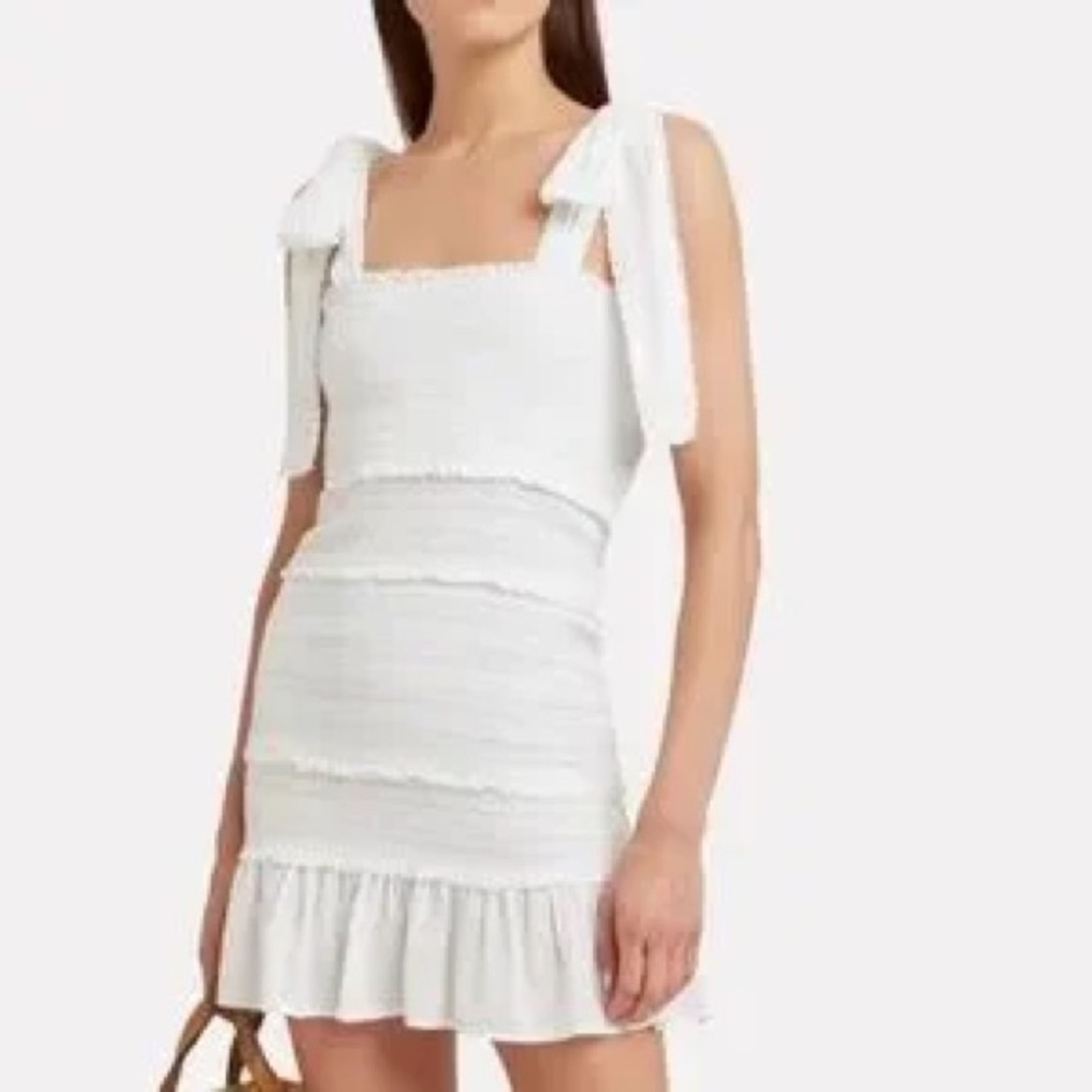 Elegant White Sleeveless Dress